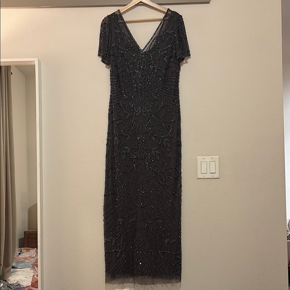 Pisarro Nights Beaded Column V Neck Gown in Slate SZ 14 VGUC - Picture 4 of 10